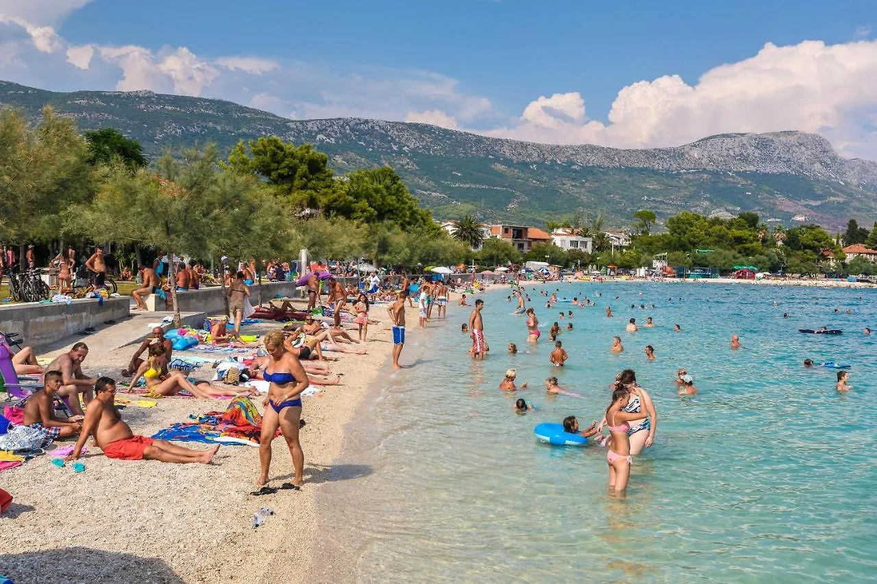 Apartments With A Parking Space Kastel Stari, Kastela - 18812 Croatia